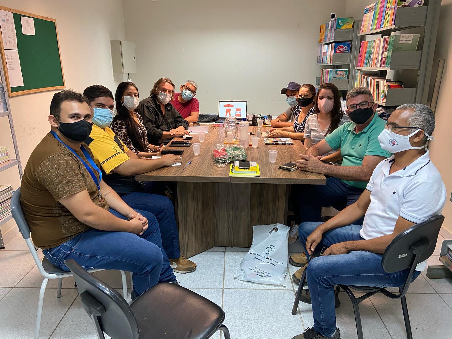 Os Secretários envolvidos na Campanha Cidade Limpa se reuniram com o estrategista e cartunista paraibano Fred Ozanan