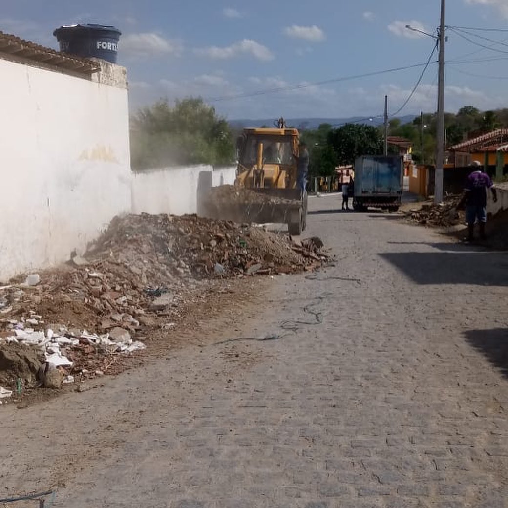 Secretaria Municipal de Limpeza Urbana direcionou seus serviços para as comunidades de Camurim e Acará