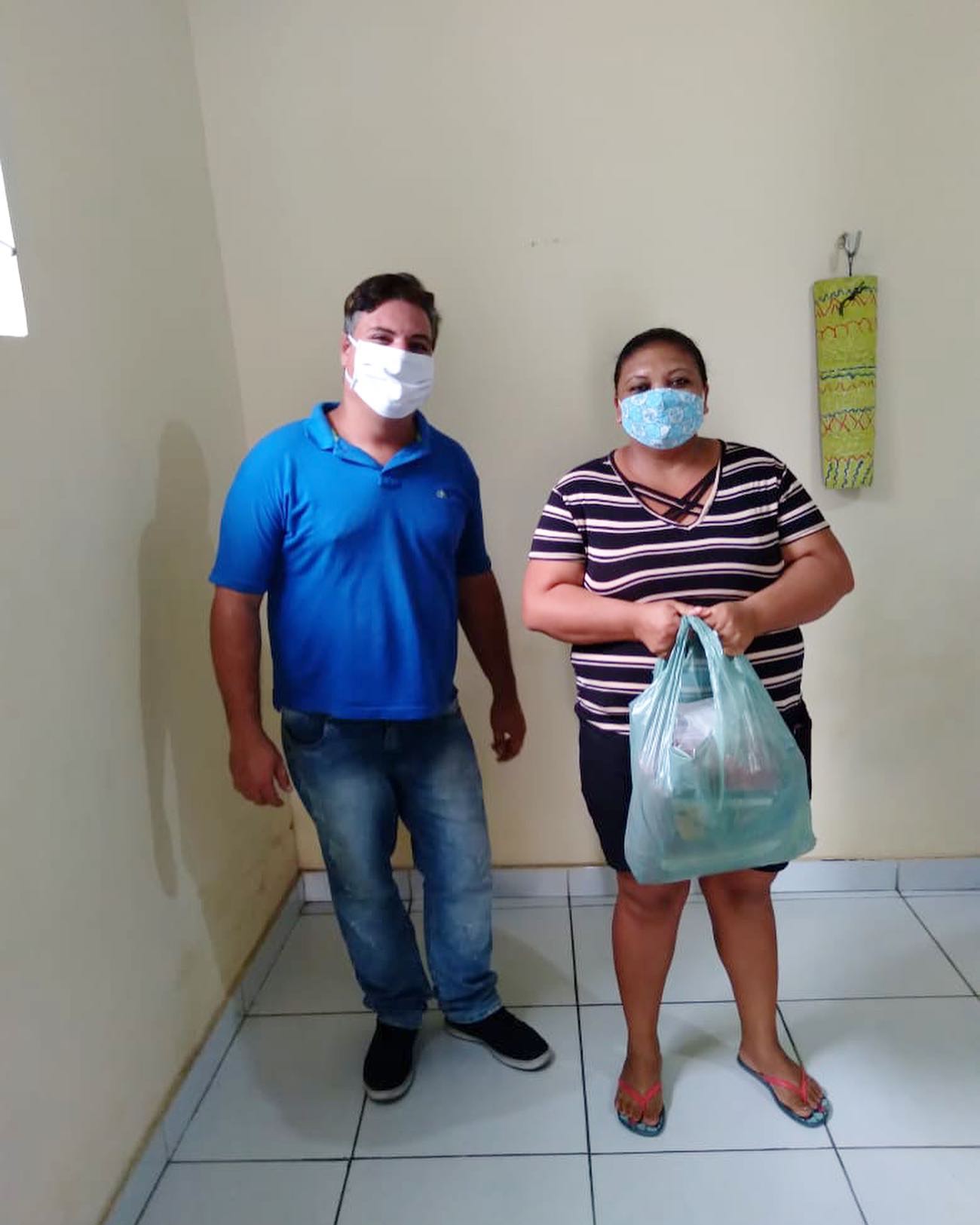 SCFV realiza entrega de sextas básicas para usuários do programa