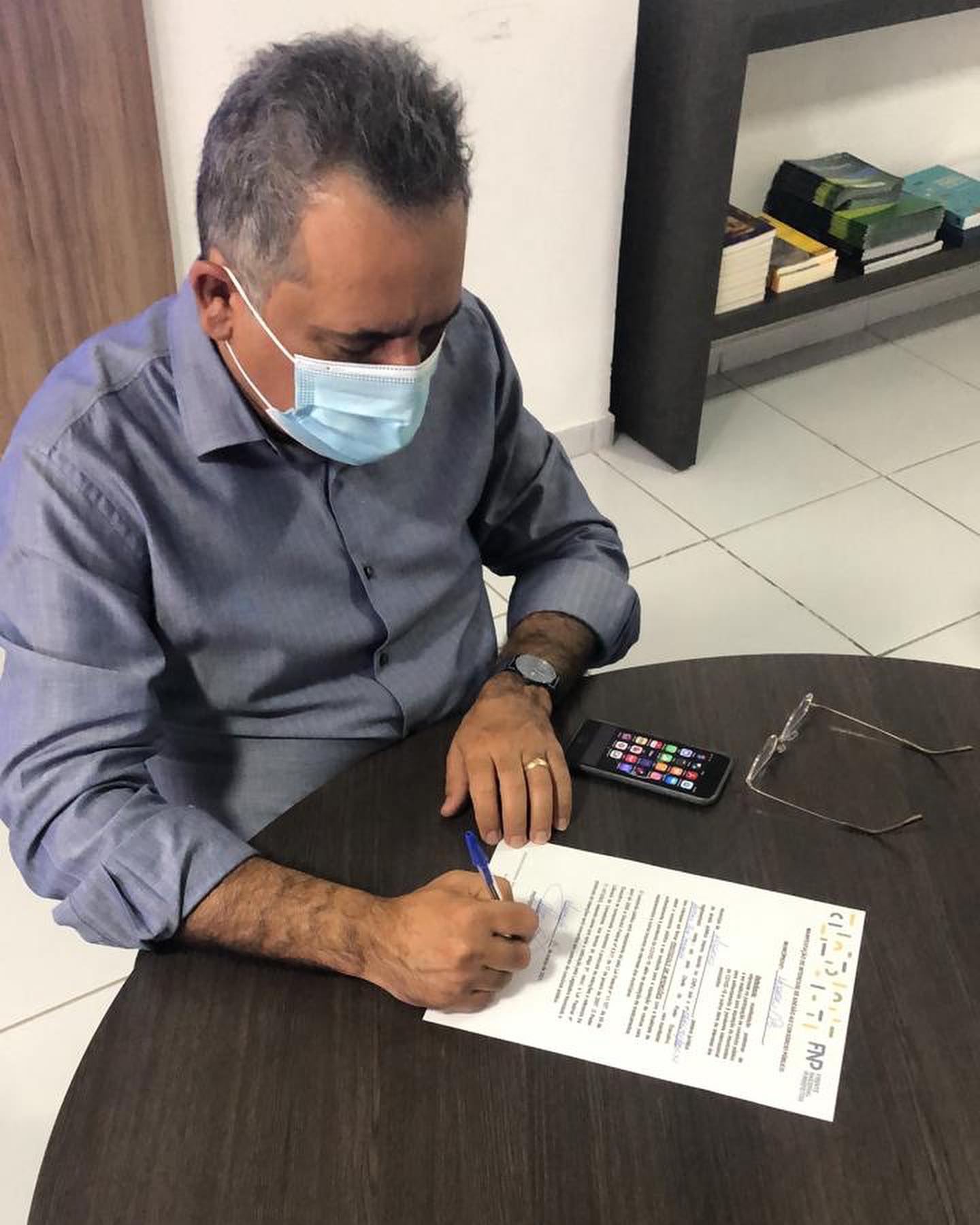 Prefeito adere a consórcio público para compra de vacinas contra a Covid-19