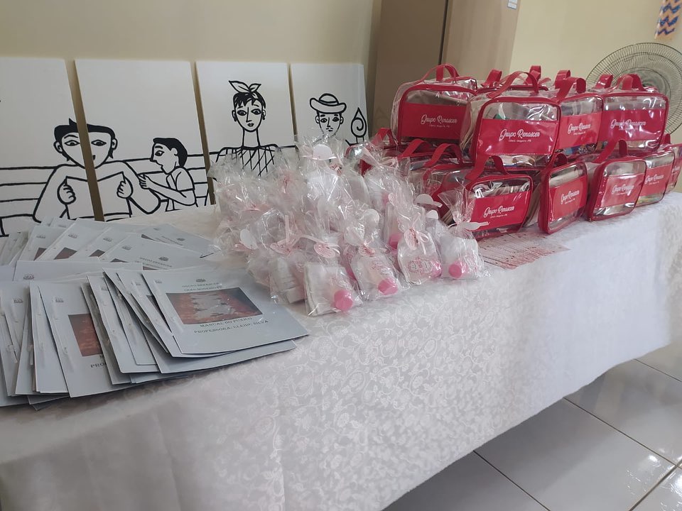Secretaria de Ação Social distribui lembrancinhas e materiais para oficinas remotas