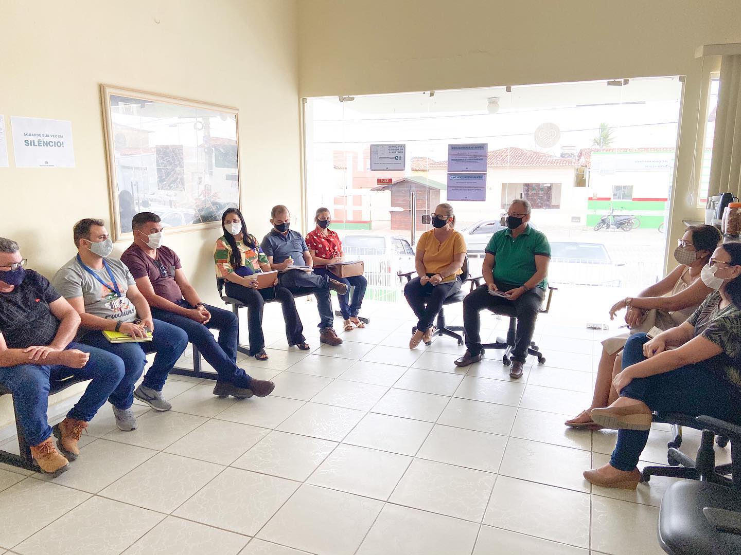 Secretaria de Controle Interno e Compras realiza reunião com Secretários Municipais
