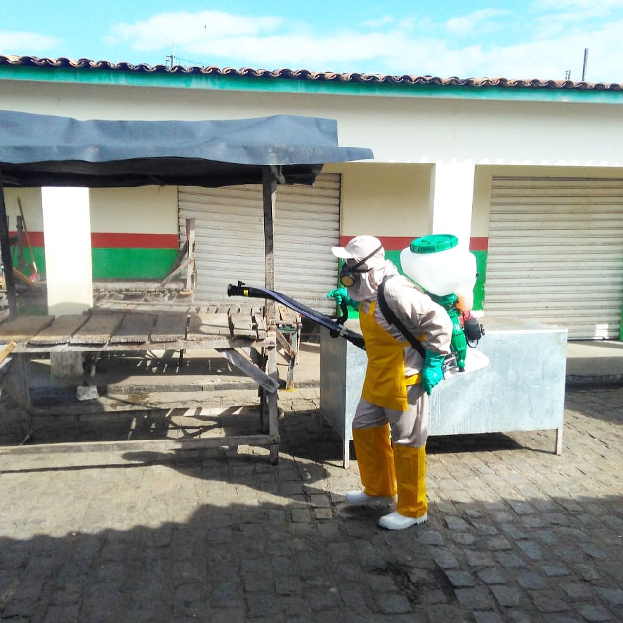 Prefeitura realiza sanitização do Mercado Público Municipal