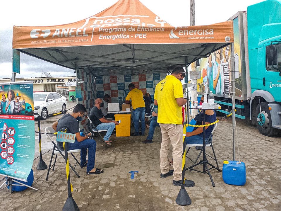 Programa Nossa Energia, da Energisa, realiza distribuição de lâmpadas e cadastro na Tarifa Social