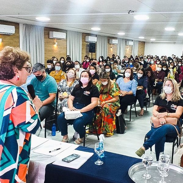 Secretária Municipal de Assistência Social participa de Fórum de Gestores