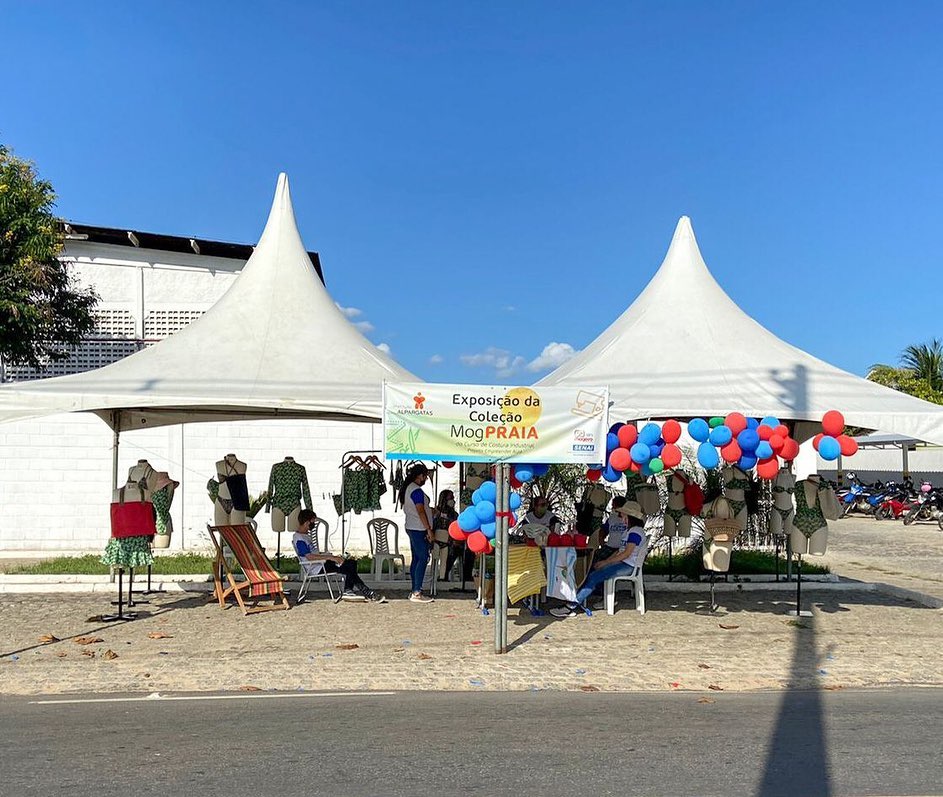 Alunos do curso de Costura Industrial realizam exposição de peças