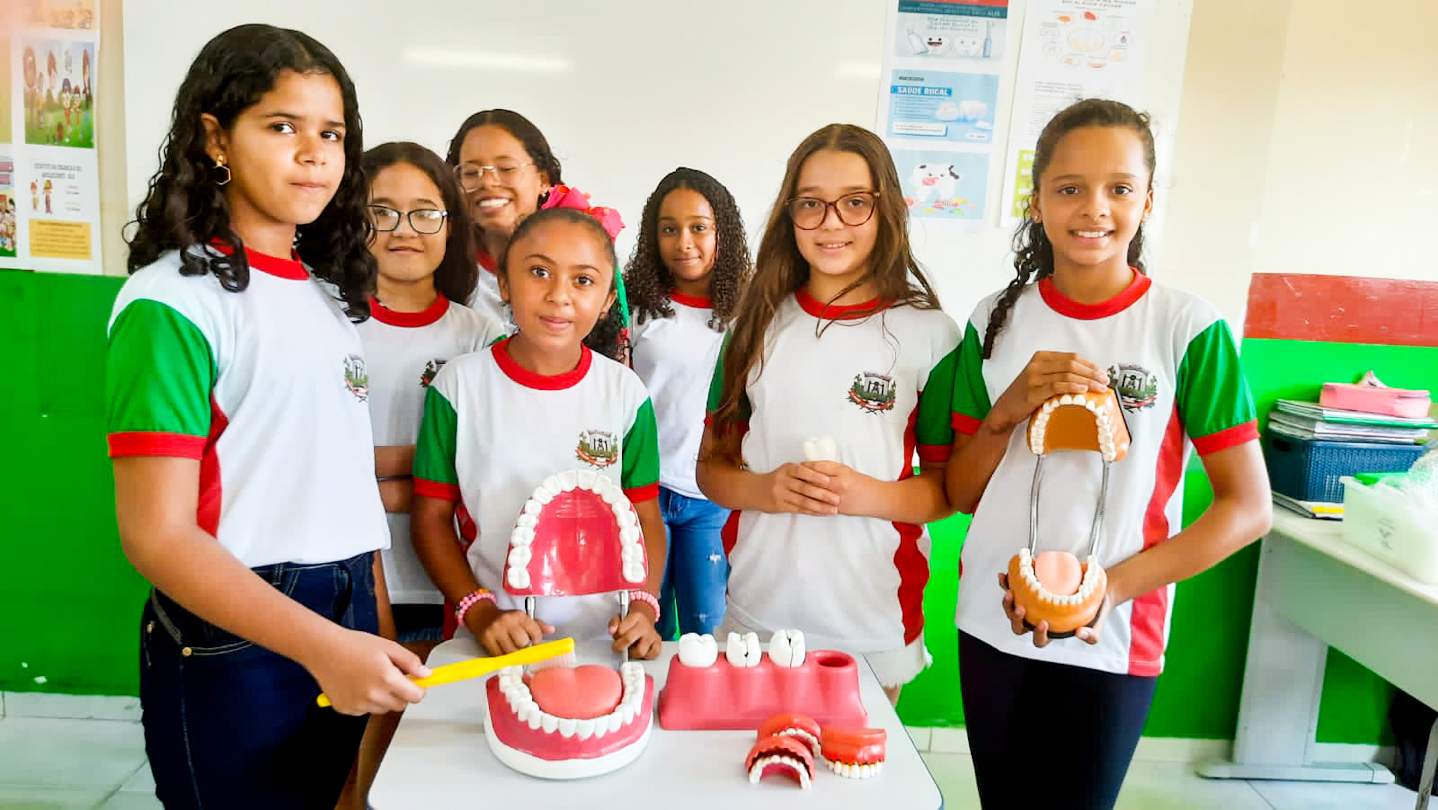 PSE realiza ações de saúde bucal nas escolas do município