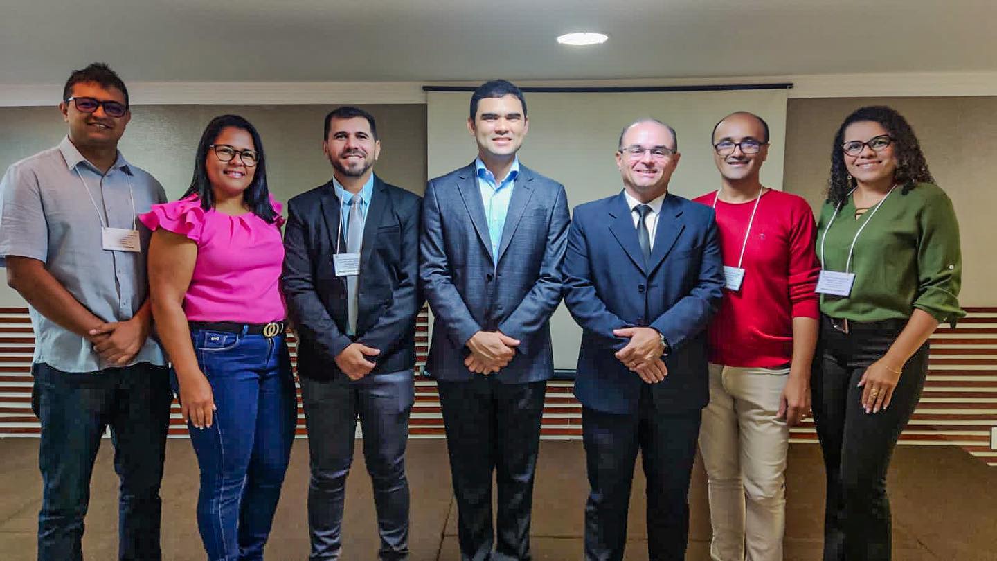Colaboradores da Prefeitura de Mogeiro participam de formação em contratação