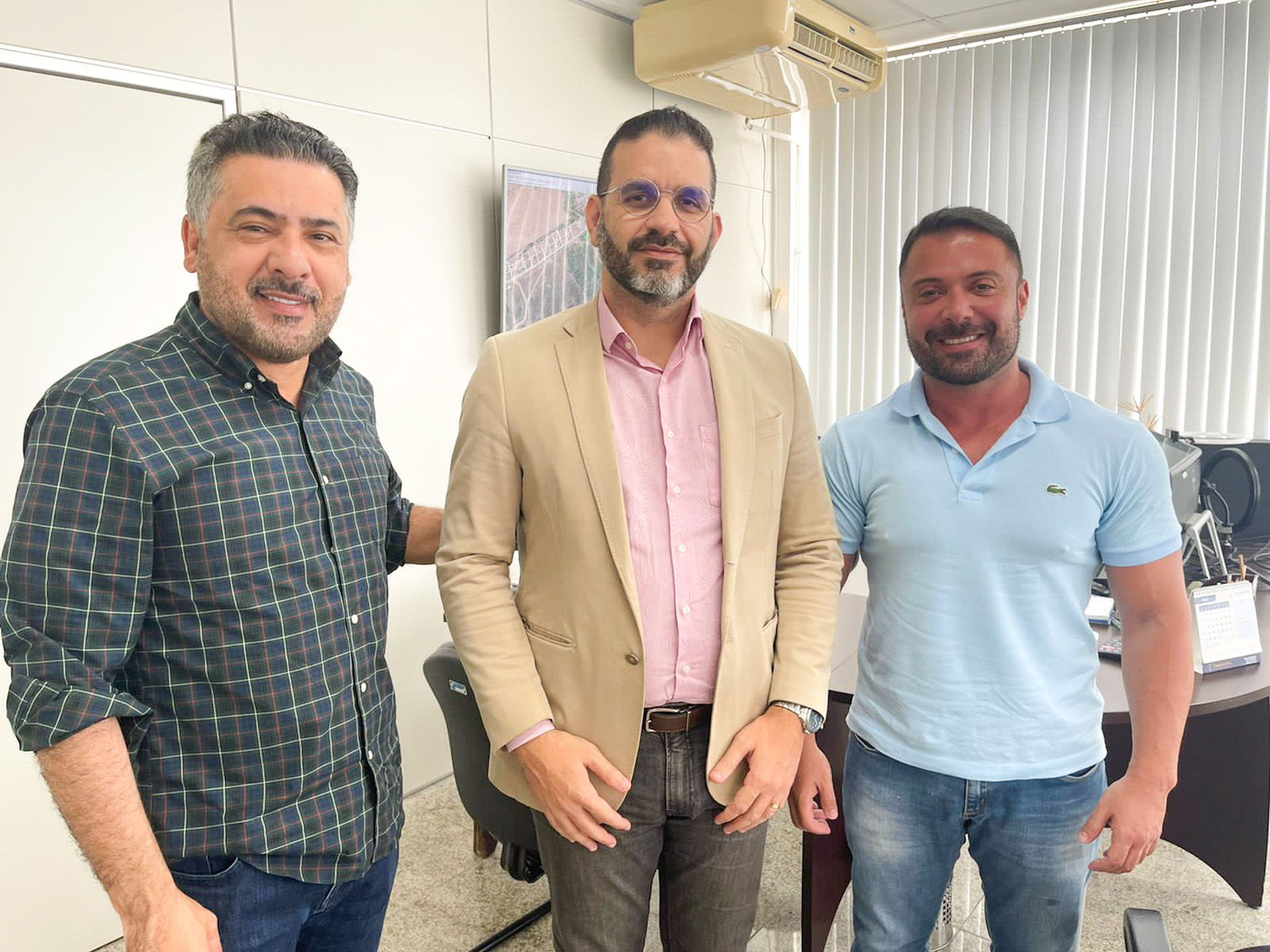 Prefeito participa de reuniões com representantes do Governo do Estado