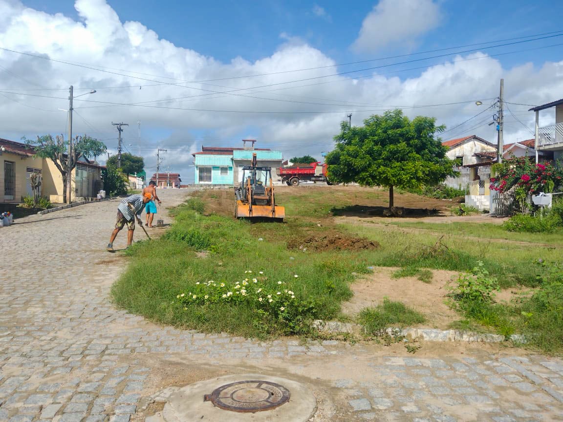 Programa Cidade Limpa realiza limpeza e manutenção nas ruas e avenidas