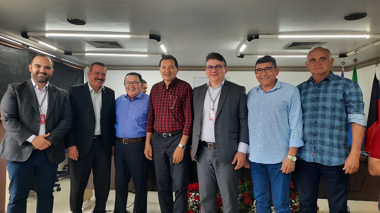 Representantes da Prefeitura participam de reunião no Banco do Nordeste