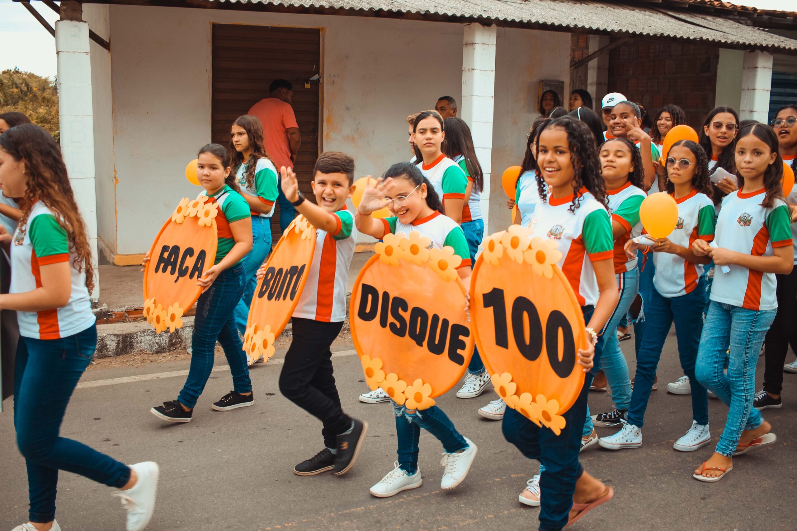 Secretaria da Ação Social de Mogeiro realiza caminhada do 18 de maio