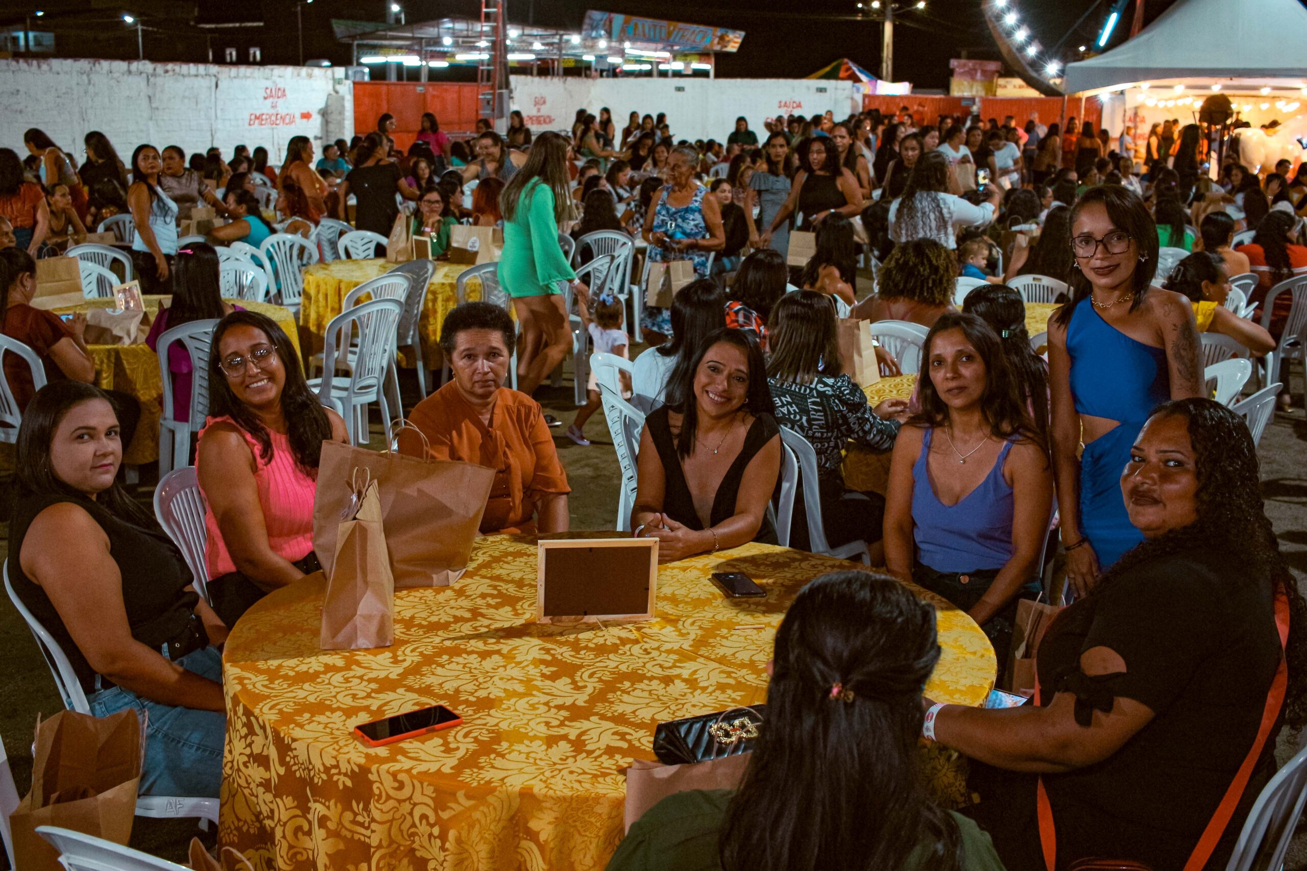 Secretaria de Educação reuniu mais de 2 mil mães na Festa das Mães da rede municipal de ensino