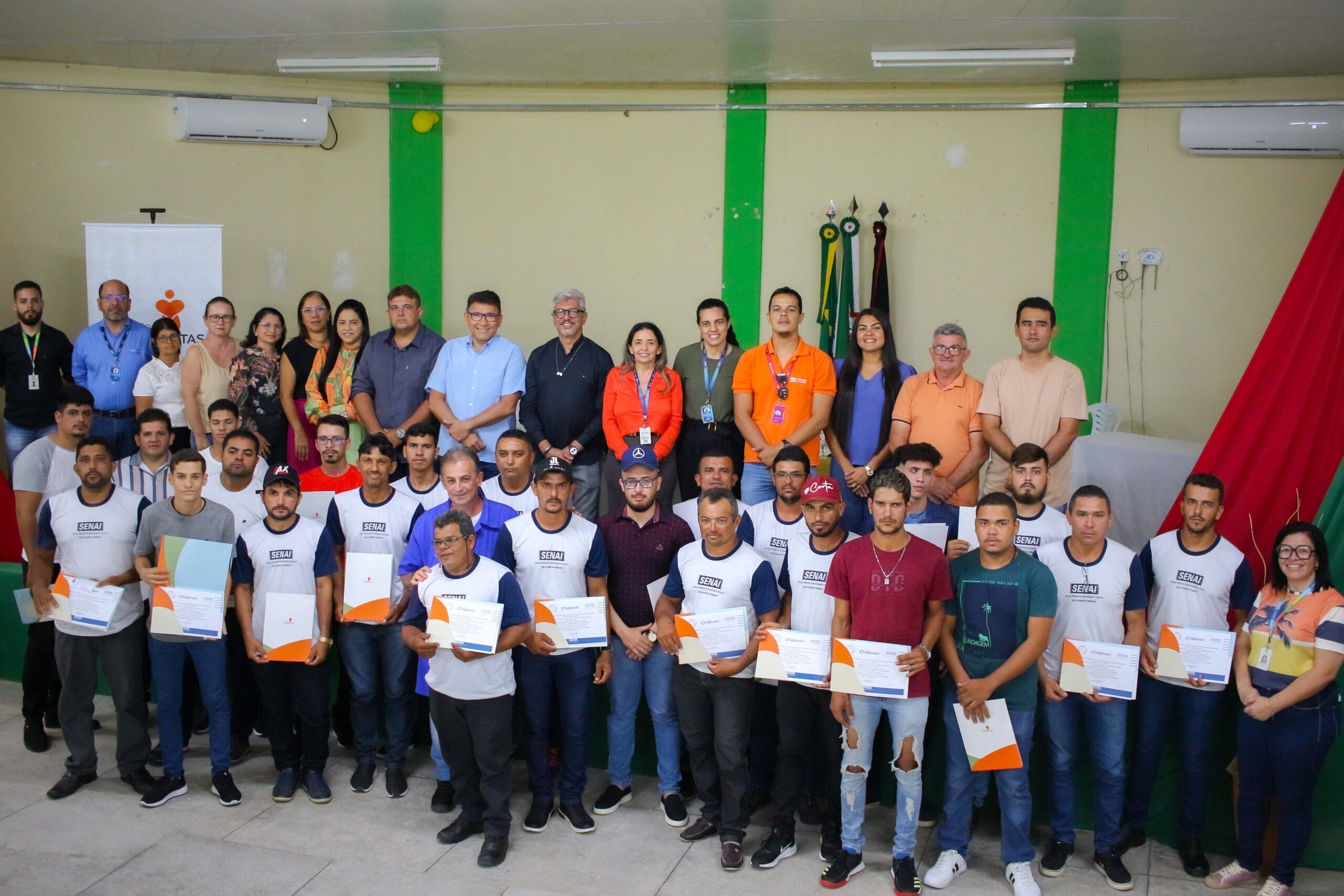 Prefeitura, Senai e Instituto Alpargatas celebram formação de 60 alunos em cursos