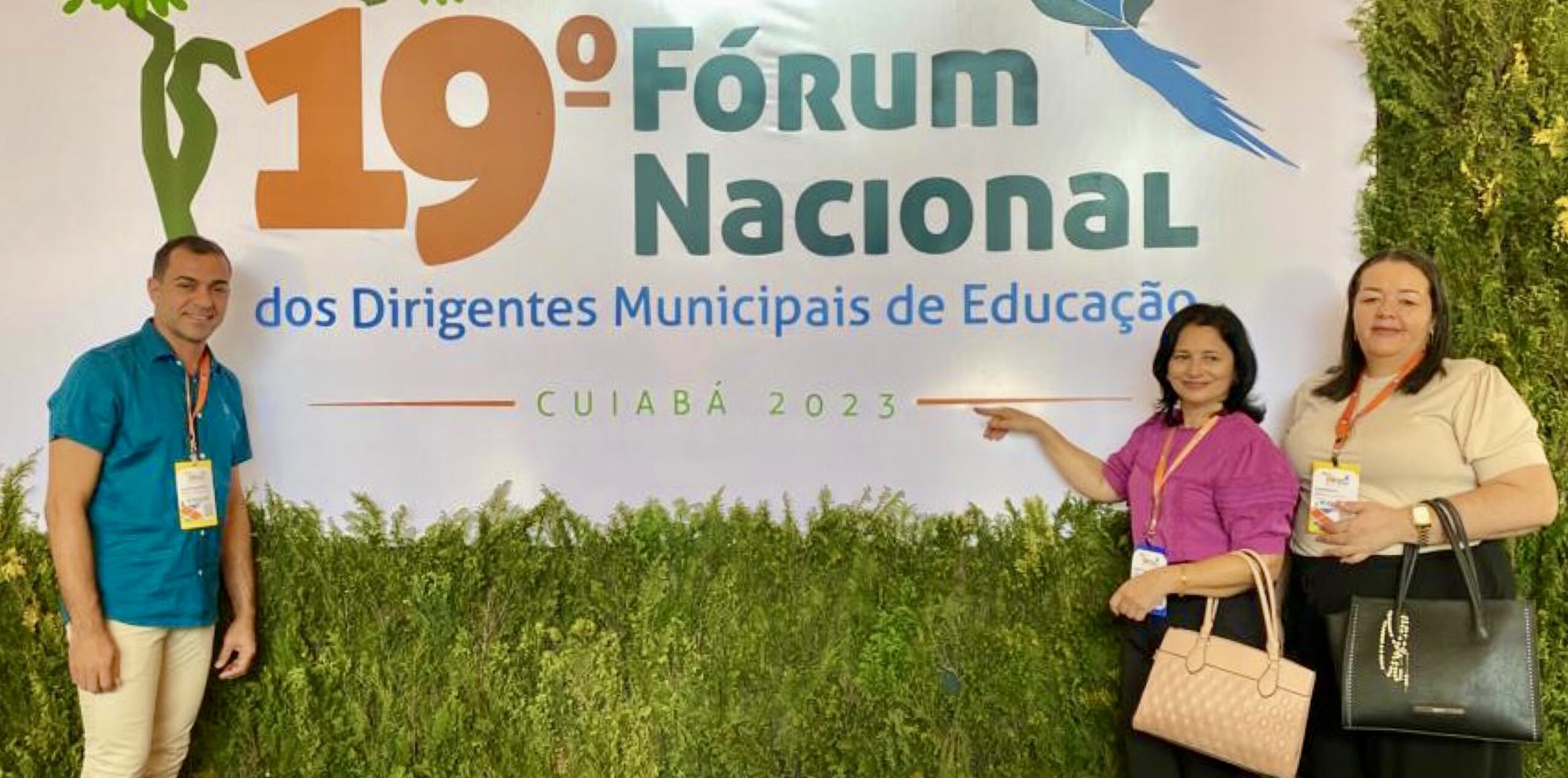 Representantes da Secretaria de Educação participam do 19° Fórum Nacional dos Dirigentes Municipais de Educação, em Mato Grosso