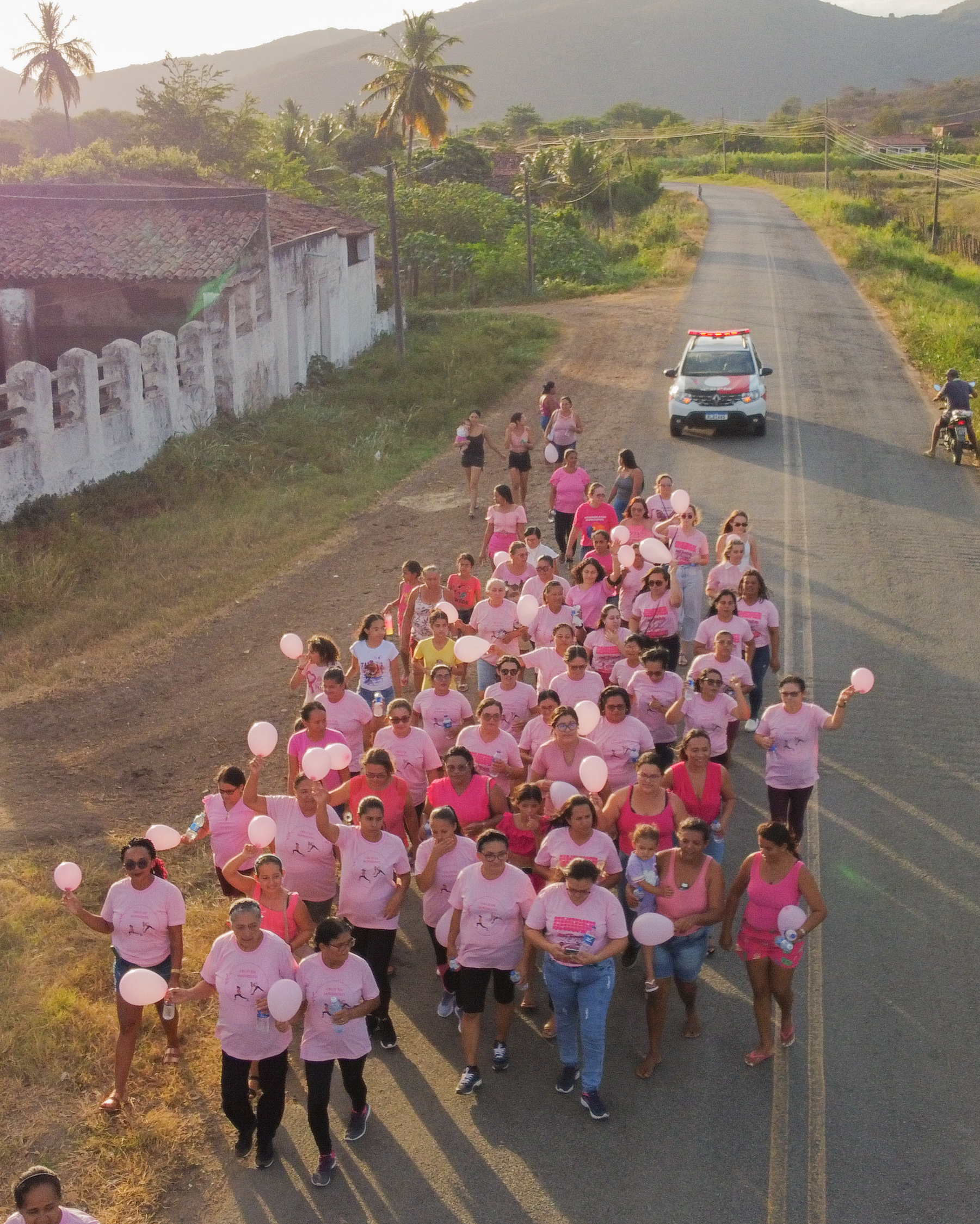 PSF IV realiza 1ª Caminhada Rosa em alusão ao mês de prevenção ao câncer de mama
