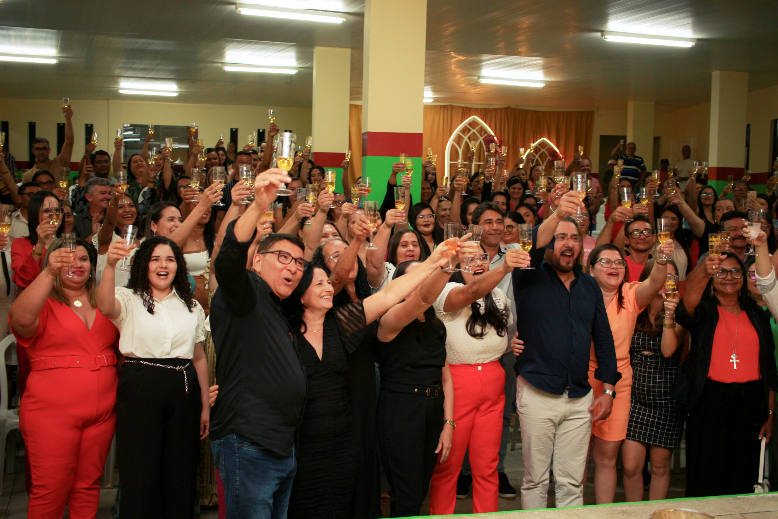 Prefeitura celebra Dia dos Professores e lança Sistema de Gestão Escolar