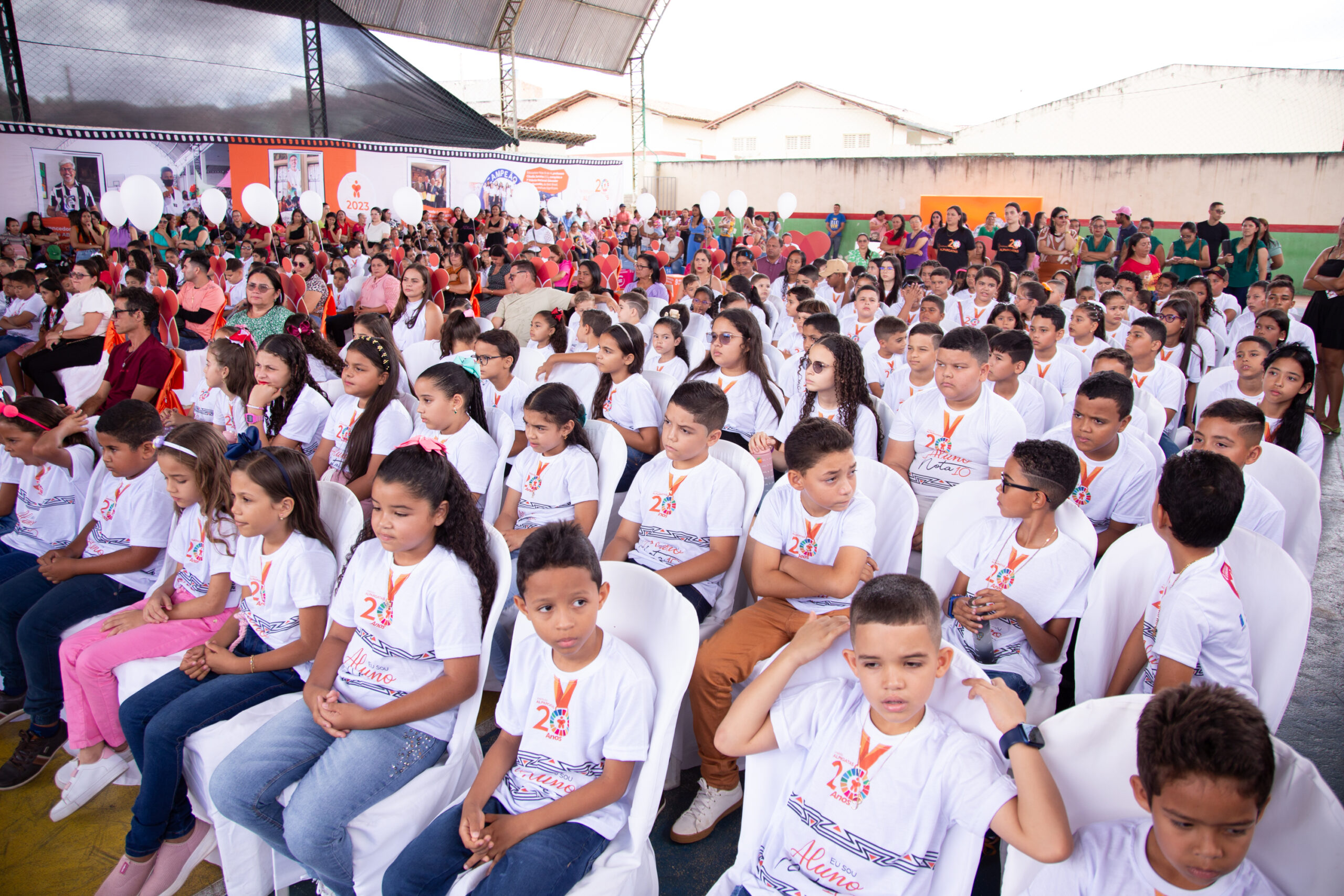 Instituto Alpargatas premia 200 estudantes da rede municipal de Mogeiro como Aluno Nota 10