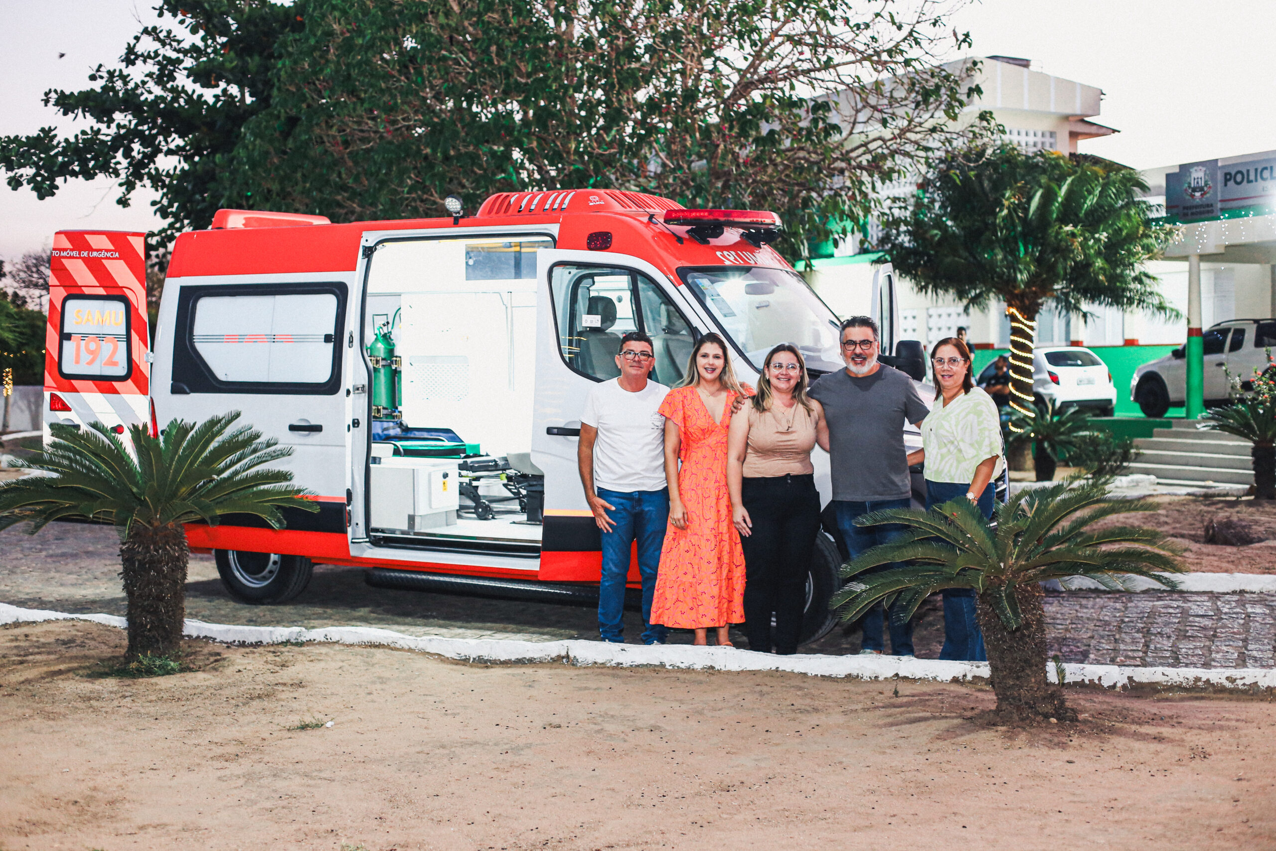 Mogeiro recebe nova ambulância do SAMU
