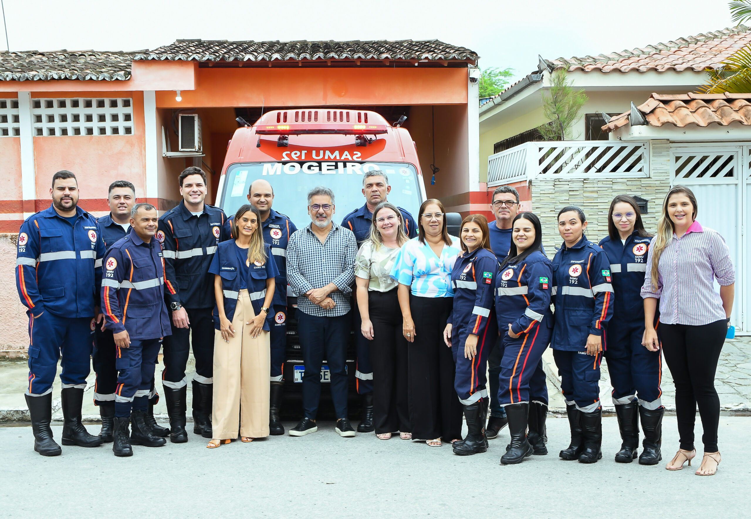 Prefeitura de Mogeiro entrega nova ambulância para o SAMU e reforça atendimento de emergência